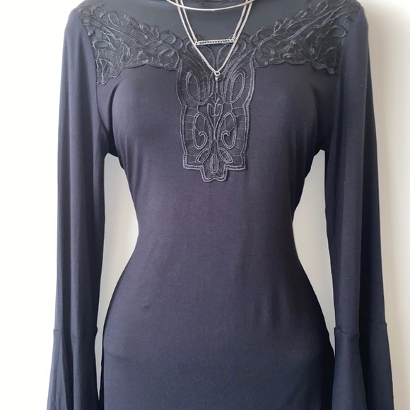 ✨ VENUS MESH TOP - Picture 2 of 9